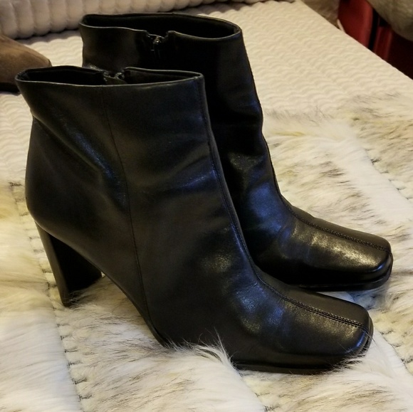 Brazilian  Leather Hight Heel Black Booties - Picture 2 of 4